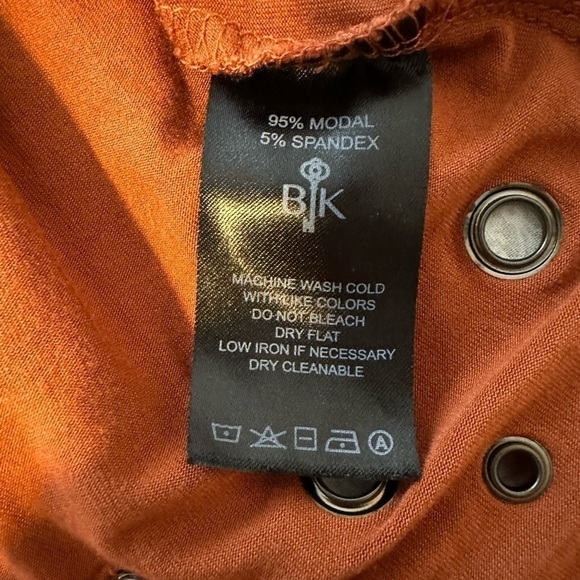 *CLEARANCE* Belyn Key Orange sleeveless golf tank top w/grommet detail Small - Picture 8 of 13